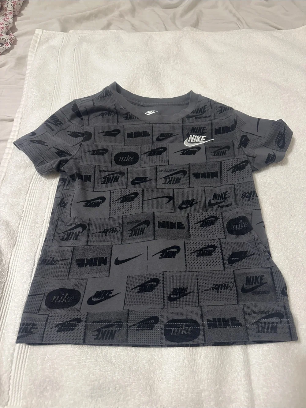 Nike boys 2 piece outfit black gray size 7 cotton polyester